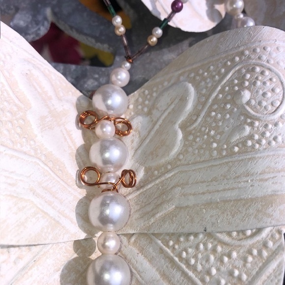 NWOT PAIR OF BUTTERFLIES | METAL | PEARLS | WIRE MIXED MEDIA WALL ART - Picture 9 of 9